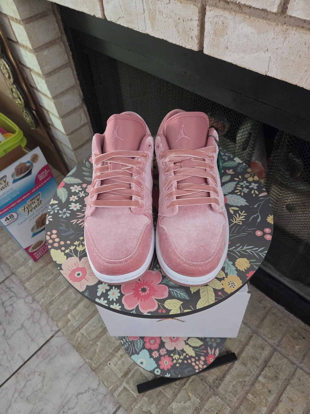Brand New Air Jordan 1-low Pink Velvet - Picture 5 of 11
